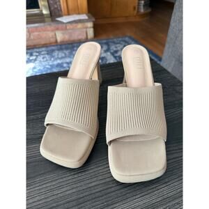 6/$25 Musshoe Nude Mule Heels Sz. 10